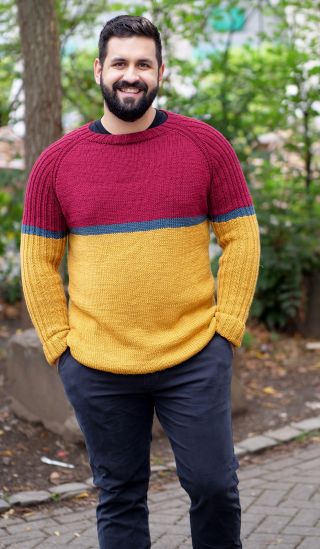 Bei einem breiten Halsausschnitt und breiten Schultern musst du auf die Ärmelweite in der Höhe der Schulter achten, damit deine Raglanlinie diagonal verläuft und keinen Knick bekommt.  raglanaermel stricken